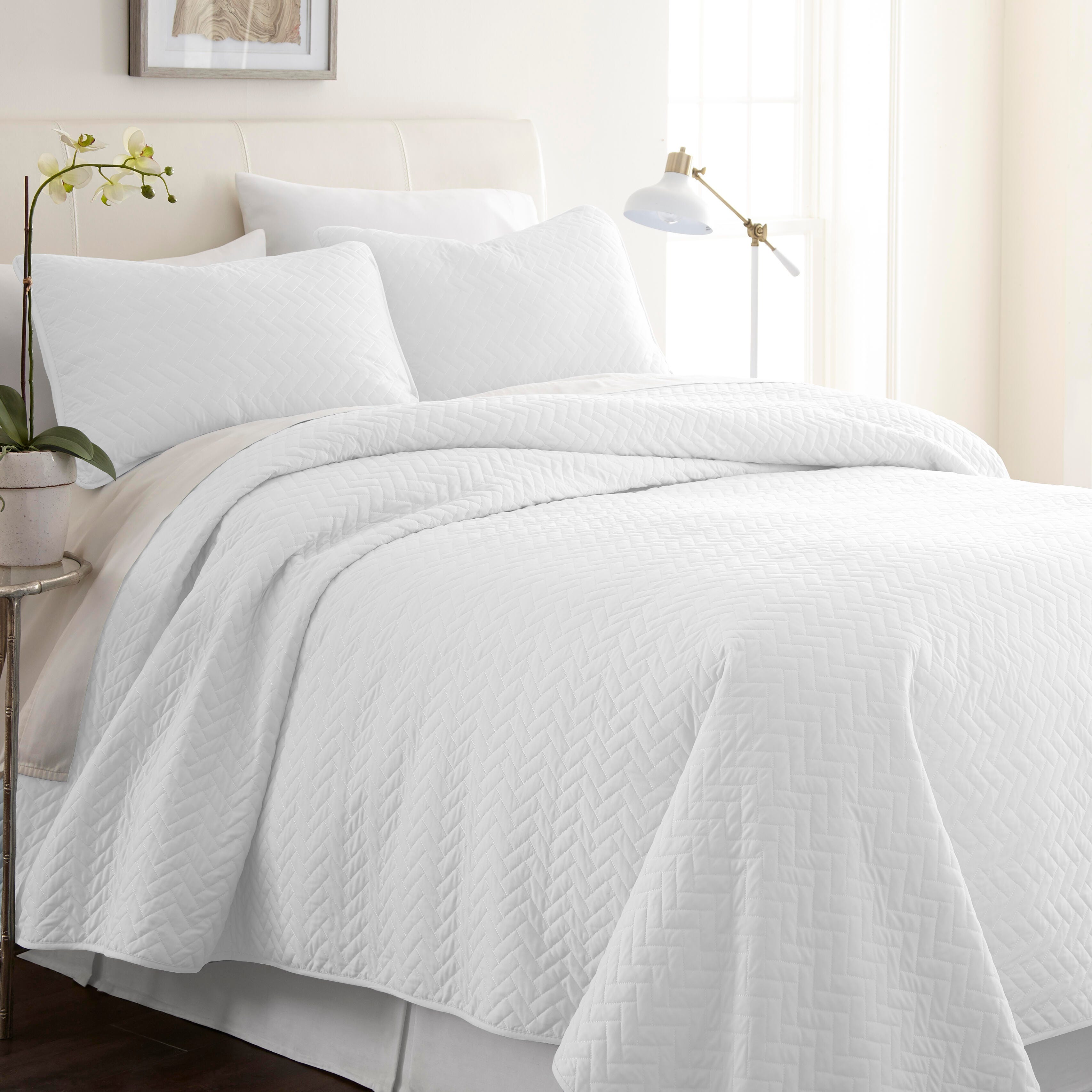 Herring Patterned 3-Piece King/California King Quilted Coverlet Set, White, large