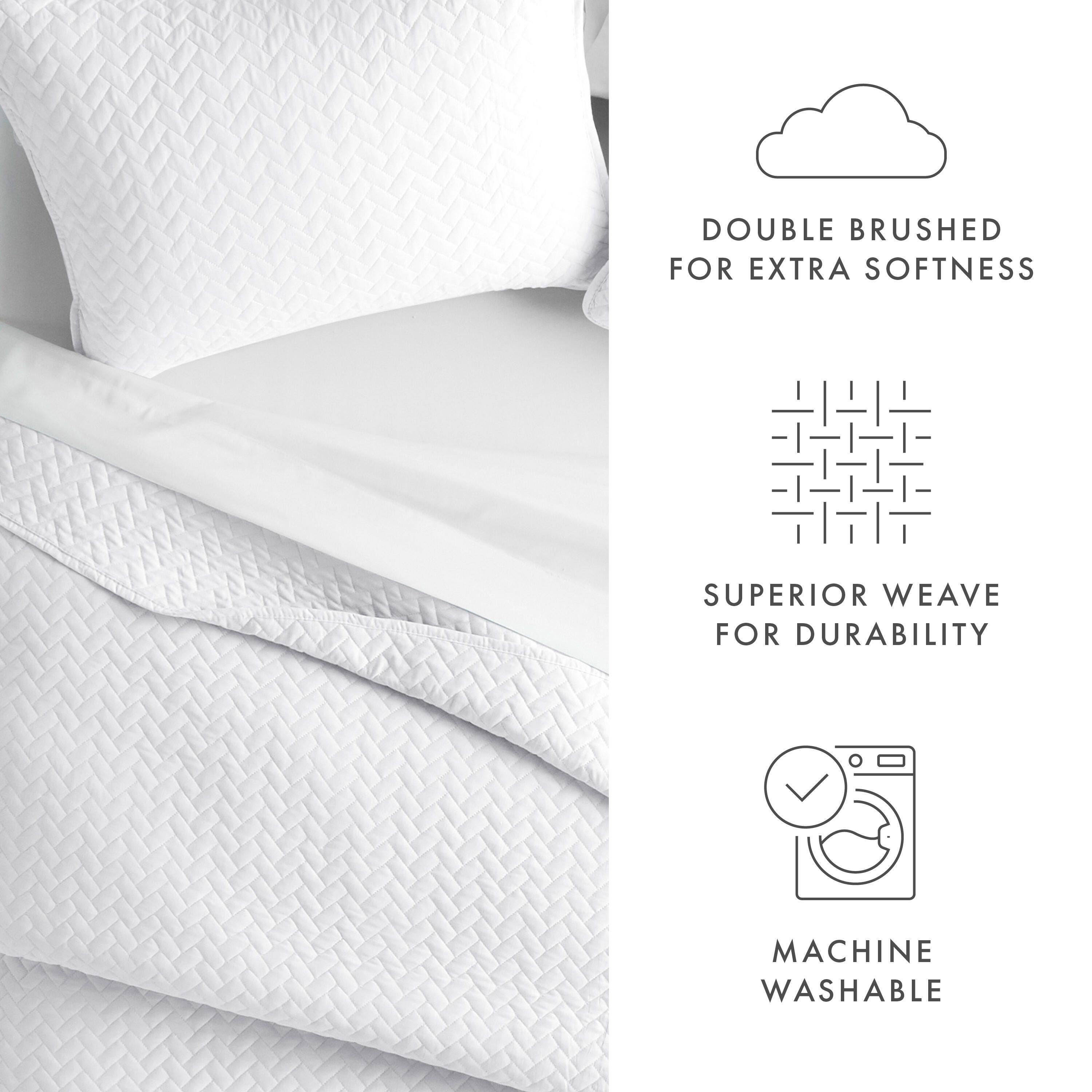 Herring Patterned 3-Piece King/California King Quilted Coverlet Set, White, large