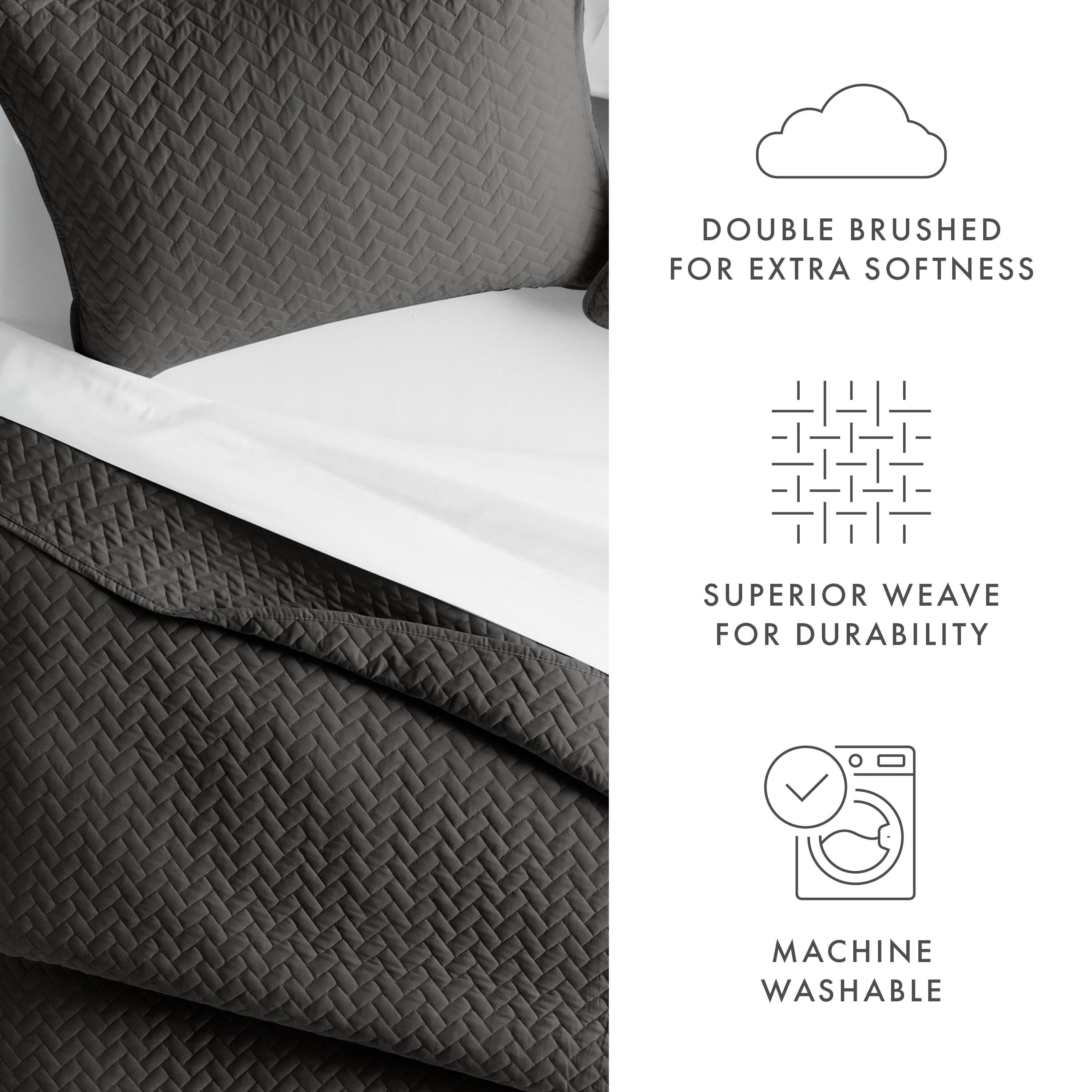 Herring Patterned 3-Piece Full/Queen Quilted Coverlet Set, Gray, large