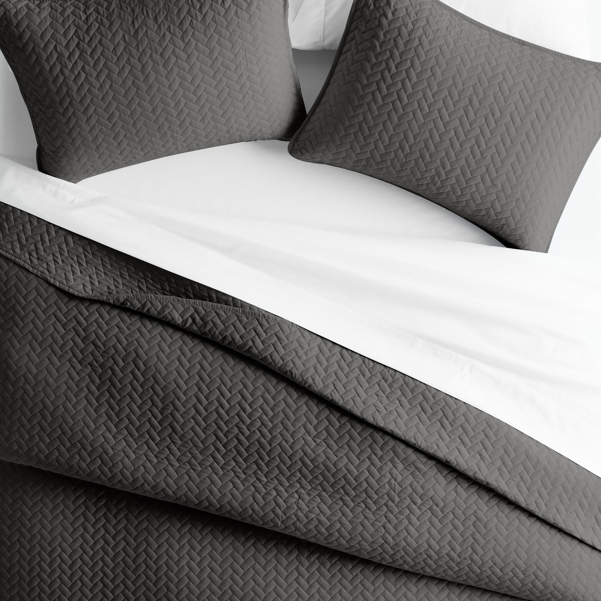Herring Patterned 3-Piece Twin/Twin XL Quilted Coverlet Set, Gray, large