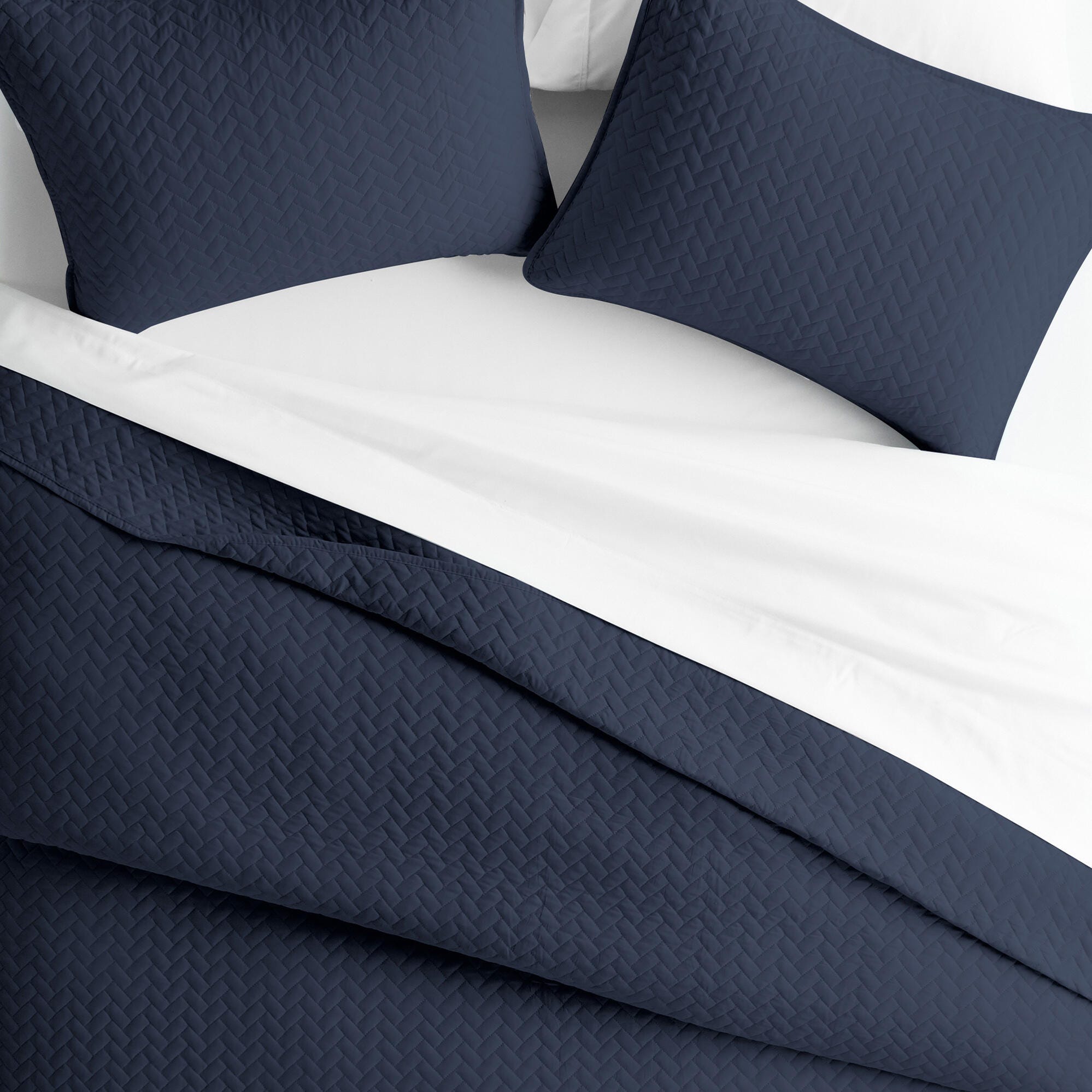 Herring Patterned 3-Piece Twin/Twin XL Quilted Coverlet Set, Navy, large