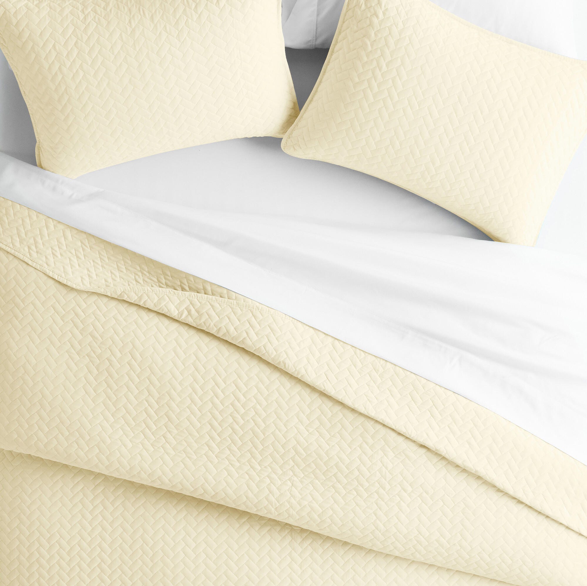 Herring Patterned 3-Piece Twin/Twin XL Quilted Coverlet Set, Yellow, large