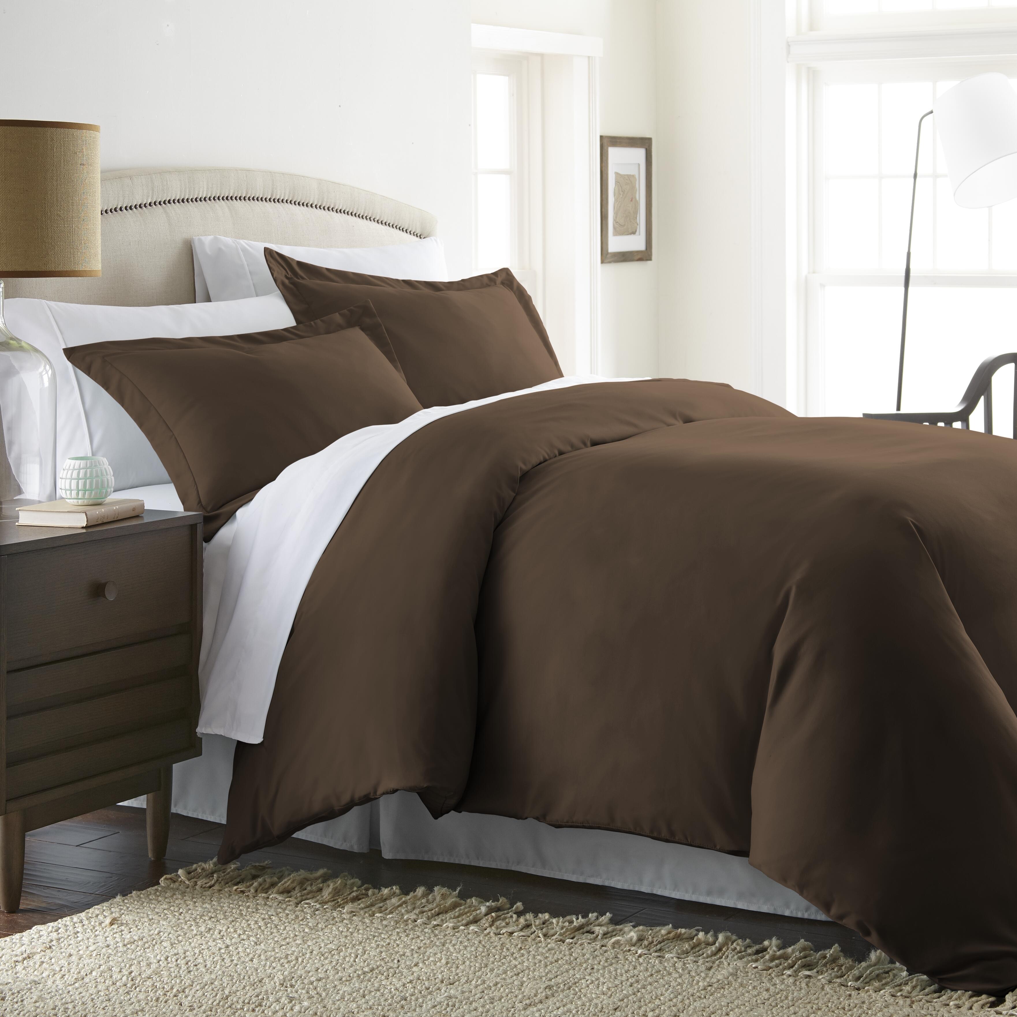 Three Piece Full/Queen Duvet Cover Set, Chocolate, large