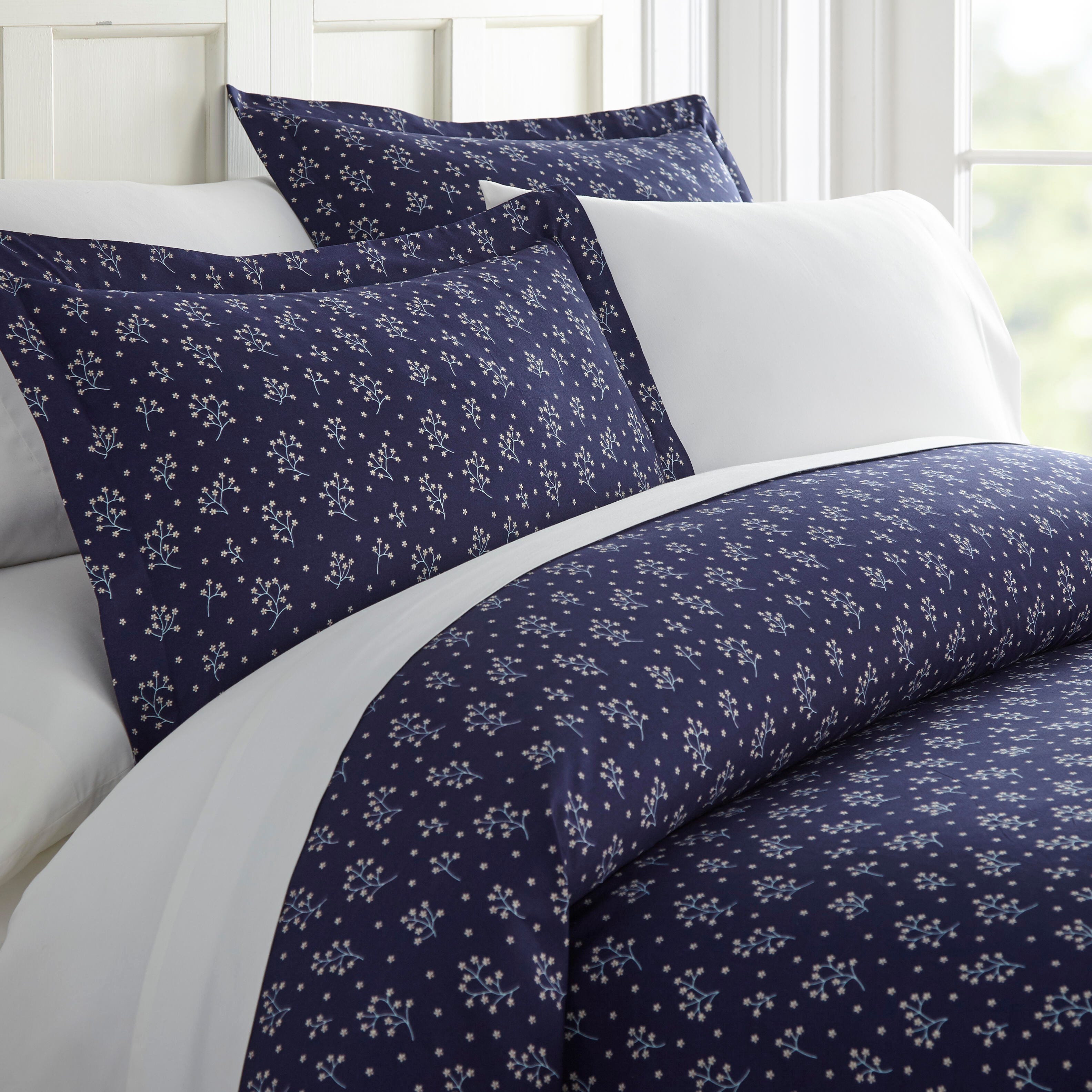 Midnight Blossom Patterned 3-Piece King/California King Duvet Cover Set, Navy, large