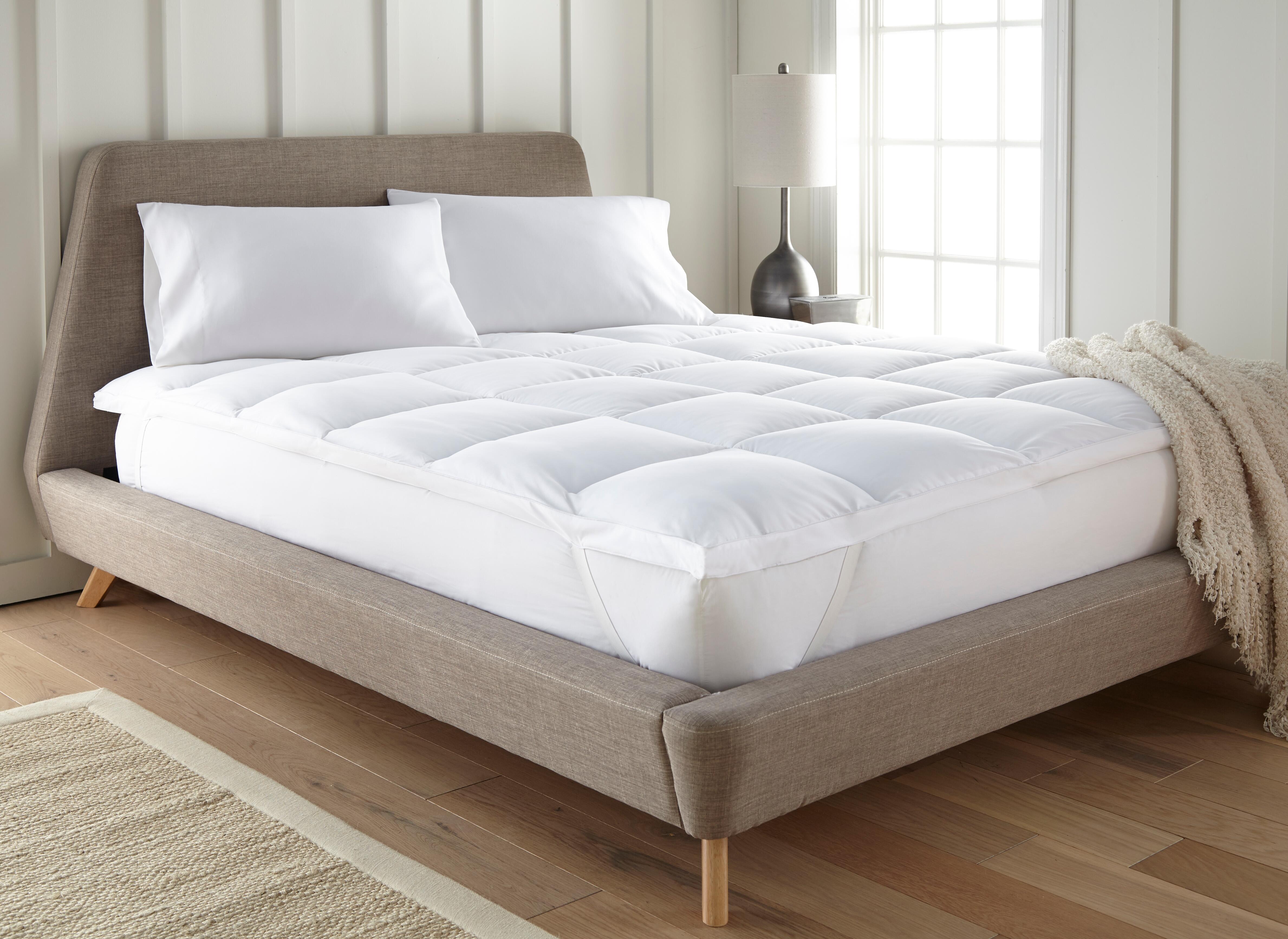 Ultra Plush Luxury King Mattress Pad, White, large