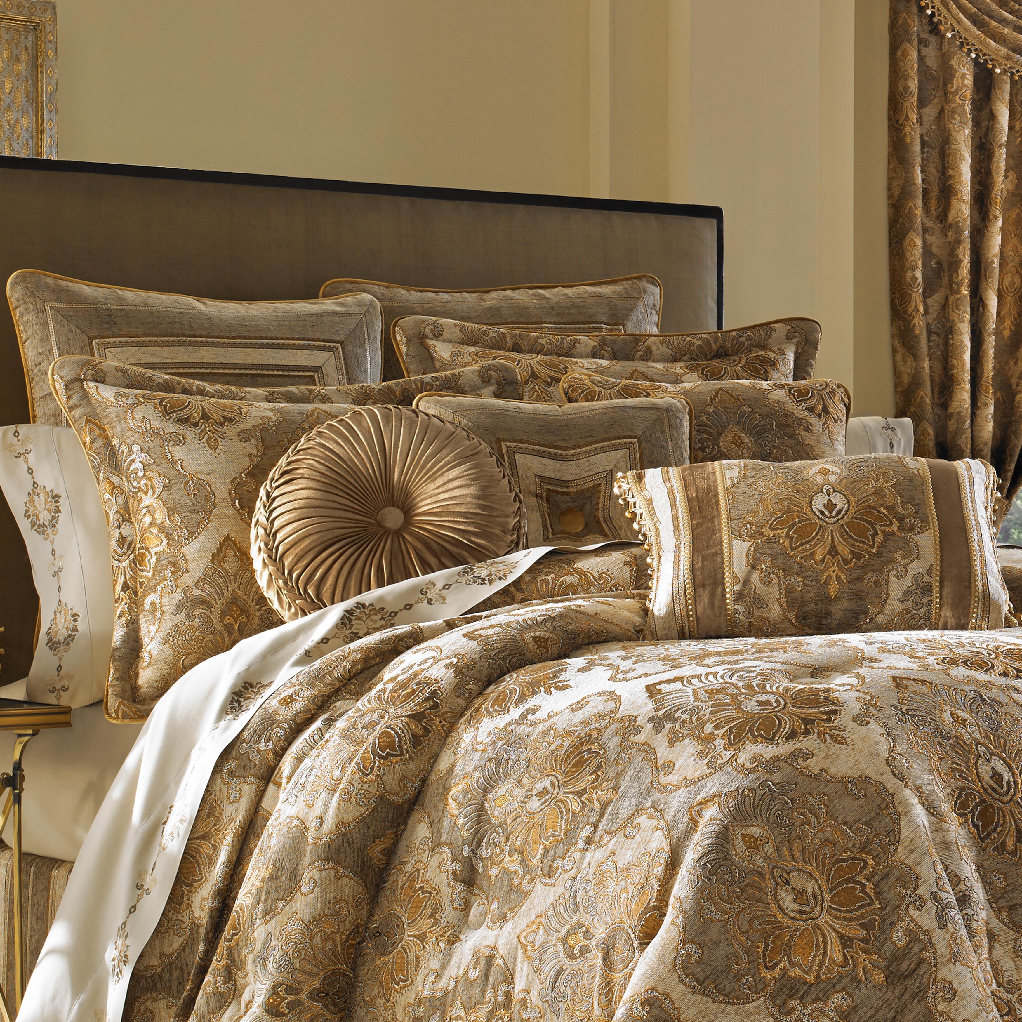 J.Queen New York Bradshaw 4 Piece Piece Comforter Set, Natural, large