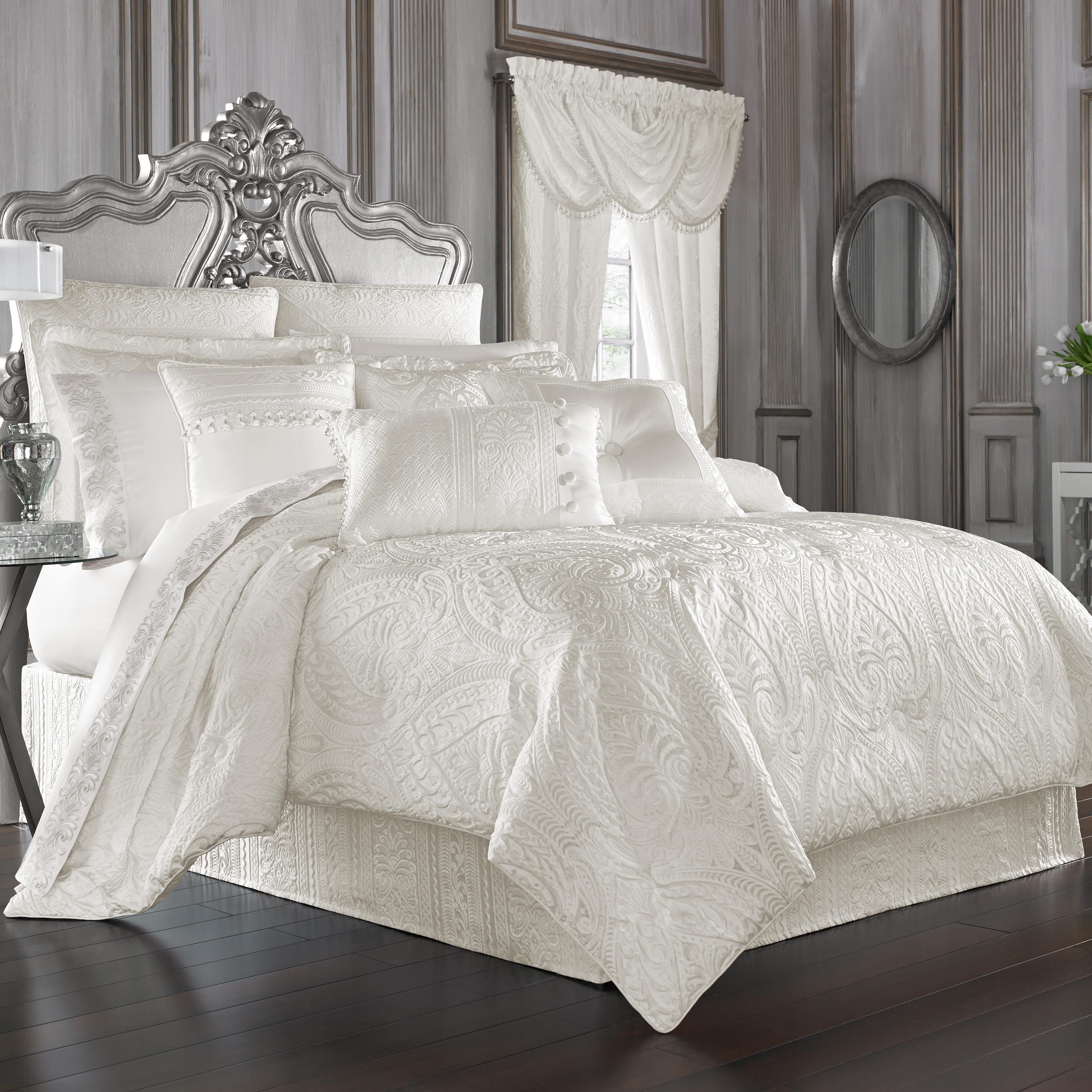 J.Queen New York Bianco 4 Piece Piece Comforter Set, White, large