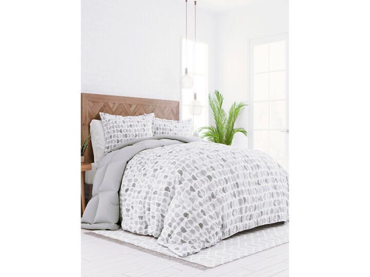 Home Collection Premium Down Alternative Moonlight Stars Reversible Queen Comforter Set, Ash Gray, large