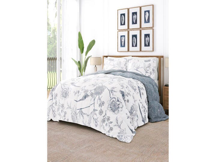 Home Collection Premium Down Alternative Molly Botanicals Reversible Twin Comforter Set, Light Blue, large