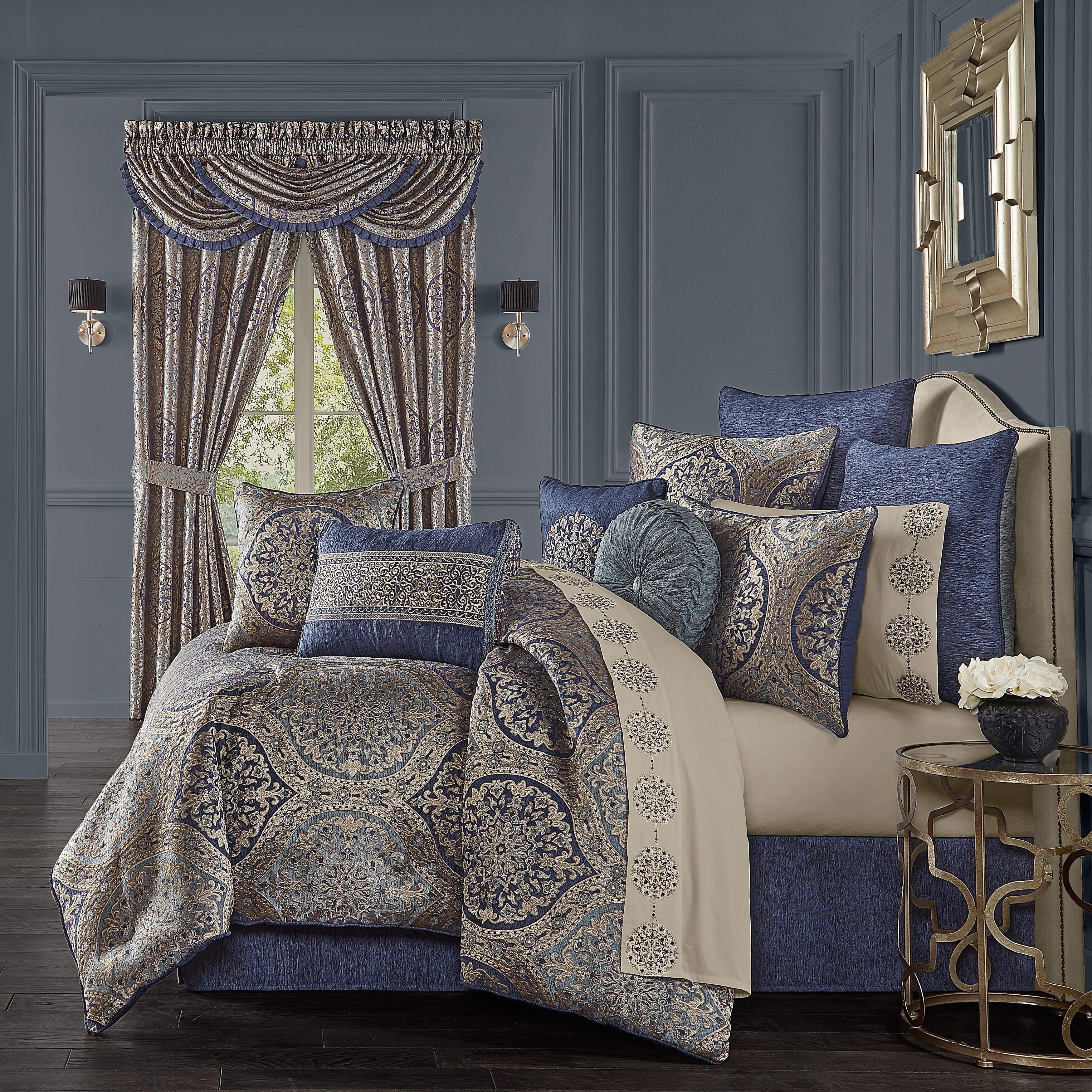 J.Queen New York Botticelli 4 Piece Piece Comforter Set, Navy, large