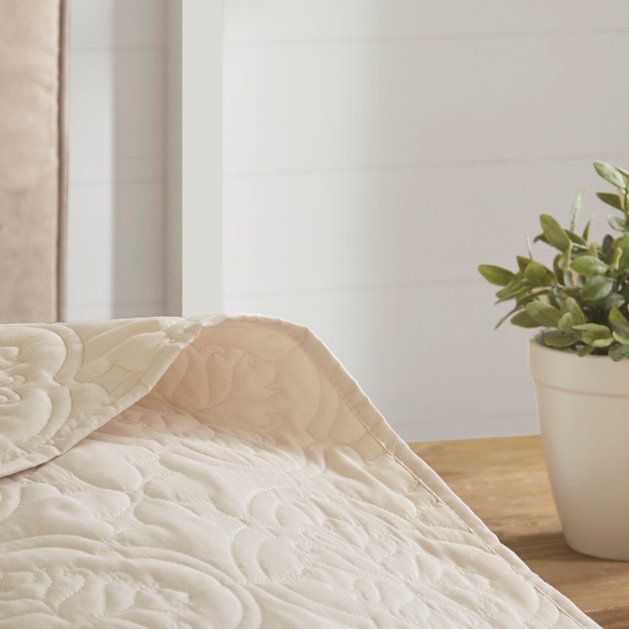 JLA Home Oakley 3 Piece Reversible Bedspread Set, Cream, large