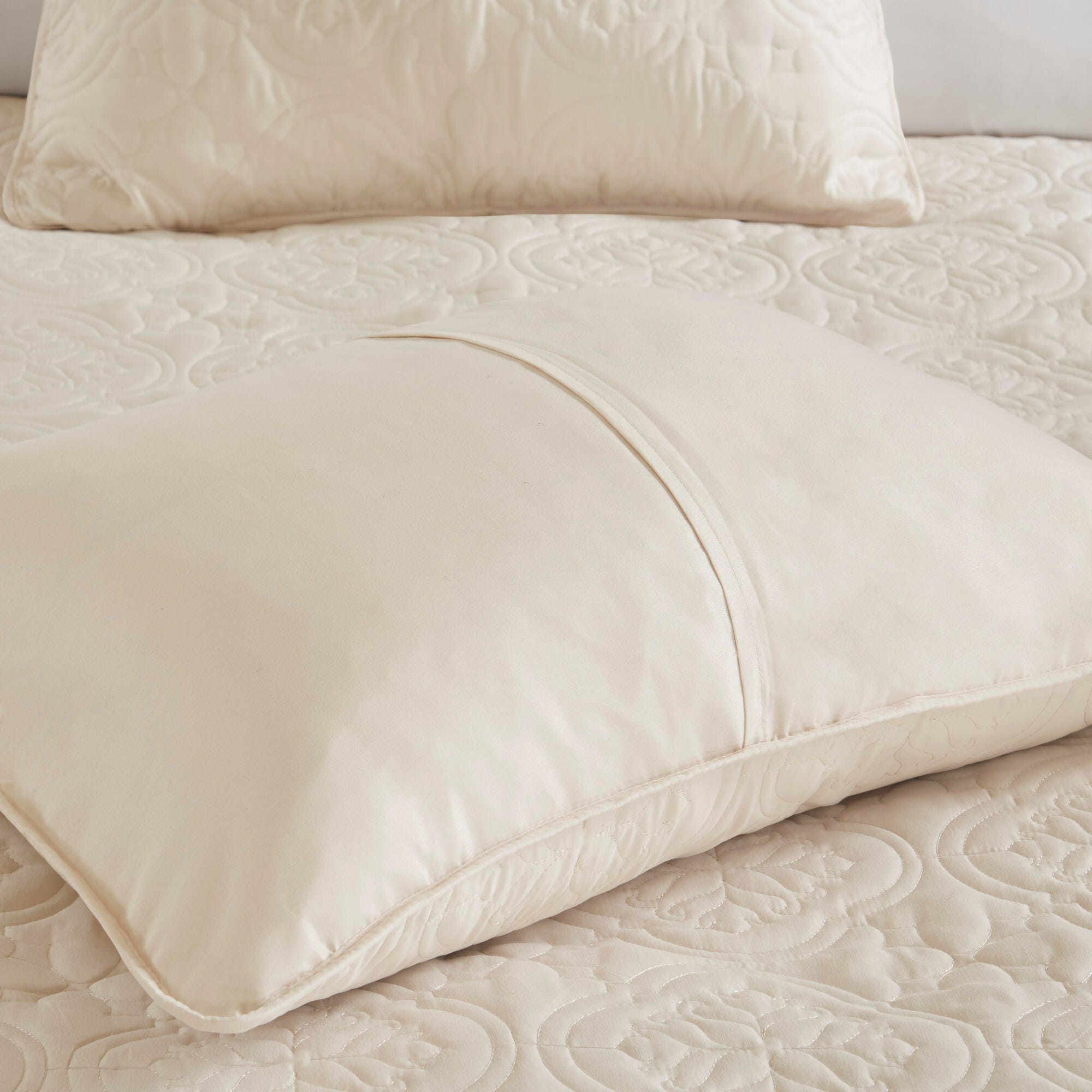 JLA Home Oakley 3 Piece Reversible Bedspread Set, Cream, large