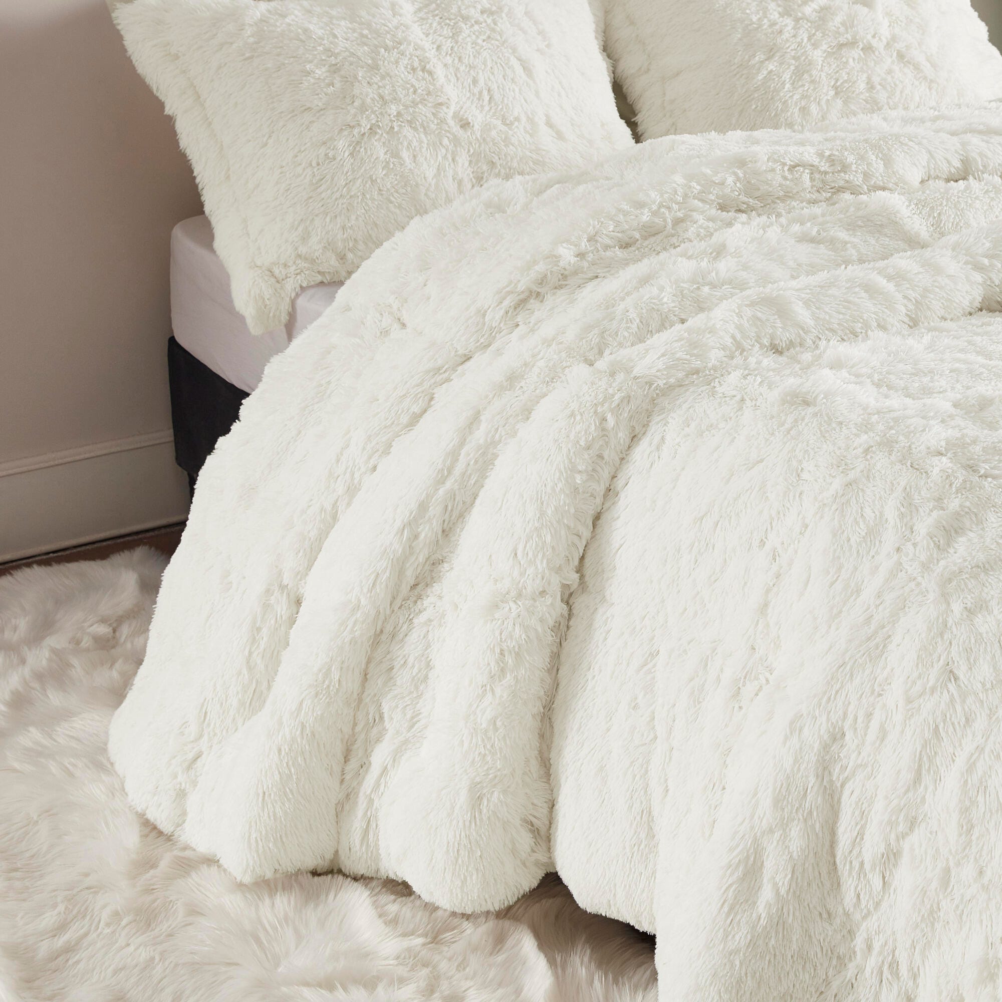 Intelligent Design Malea King/California King Shaggy Faux Fur Comforter Set, Ivory, large