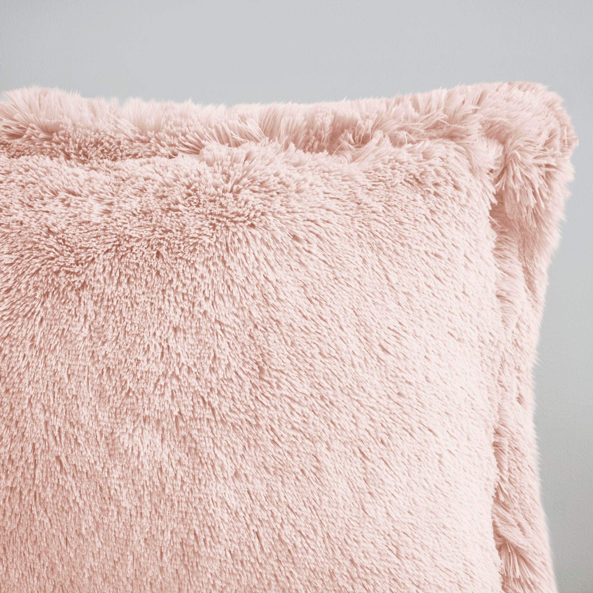 Intelligent Design Malea Full/Queen Shaggy Faux Fur Comforter Set, Blush, large