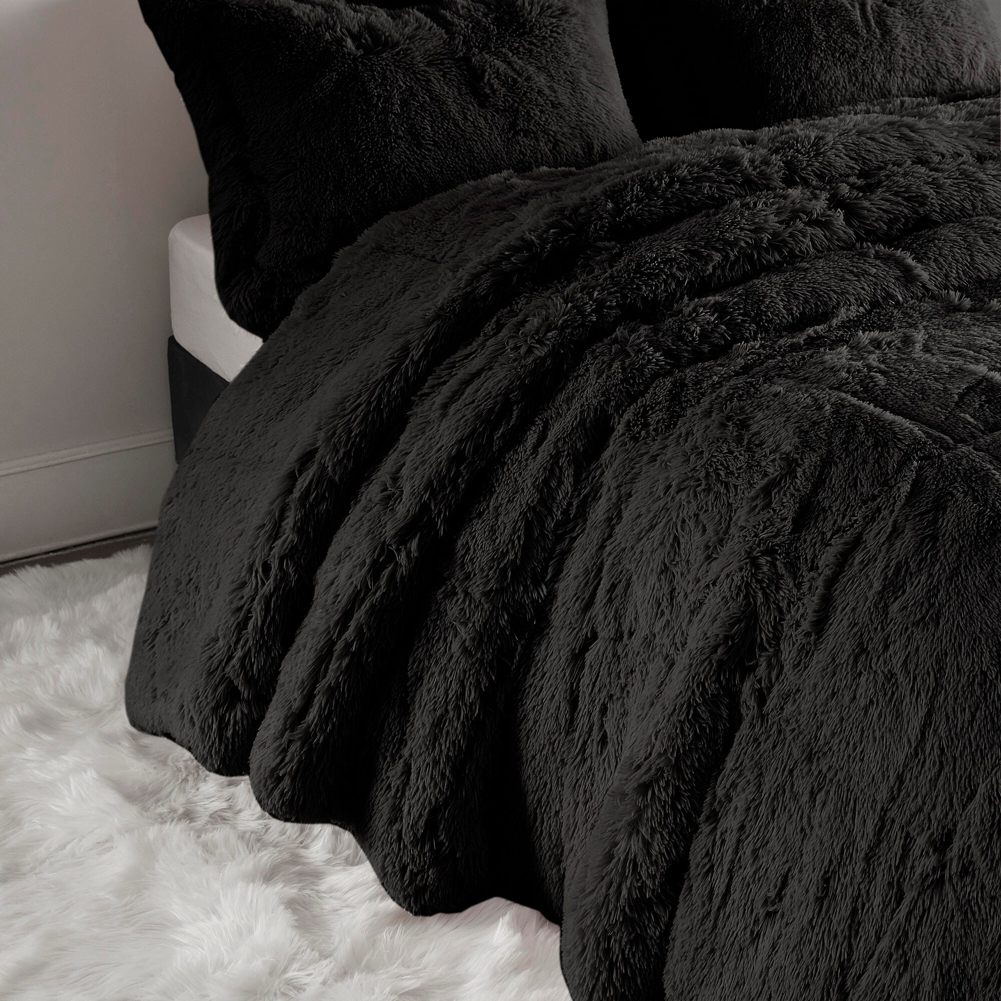 Leena Shaggy Long Fur Comforter Mini Set | Ashley