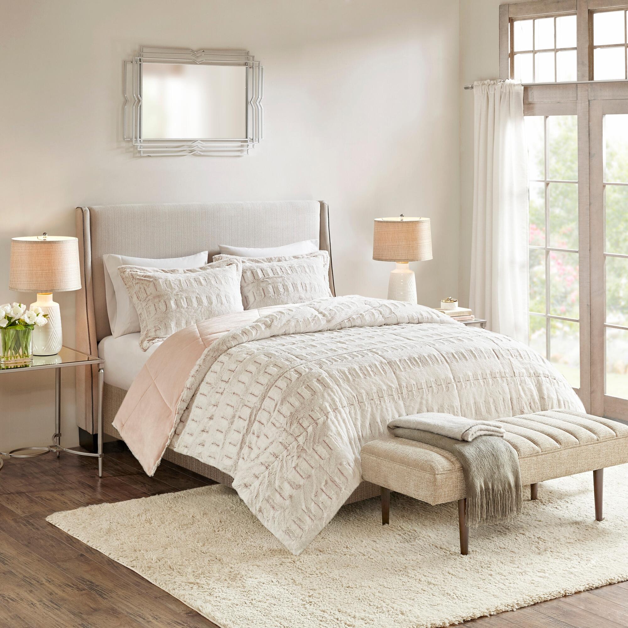 Madison Park Gia Full/Queen Back Print Long Fur Comforter Mini Set, Blush, large