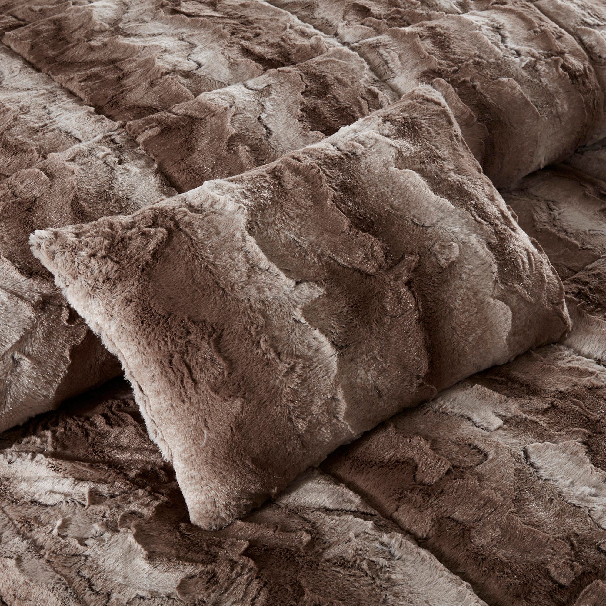 Madison Park Marselle Zuri Full/Queen 4 Piece Faux Fur Comforter Set, Chocolate, large