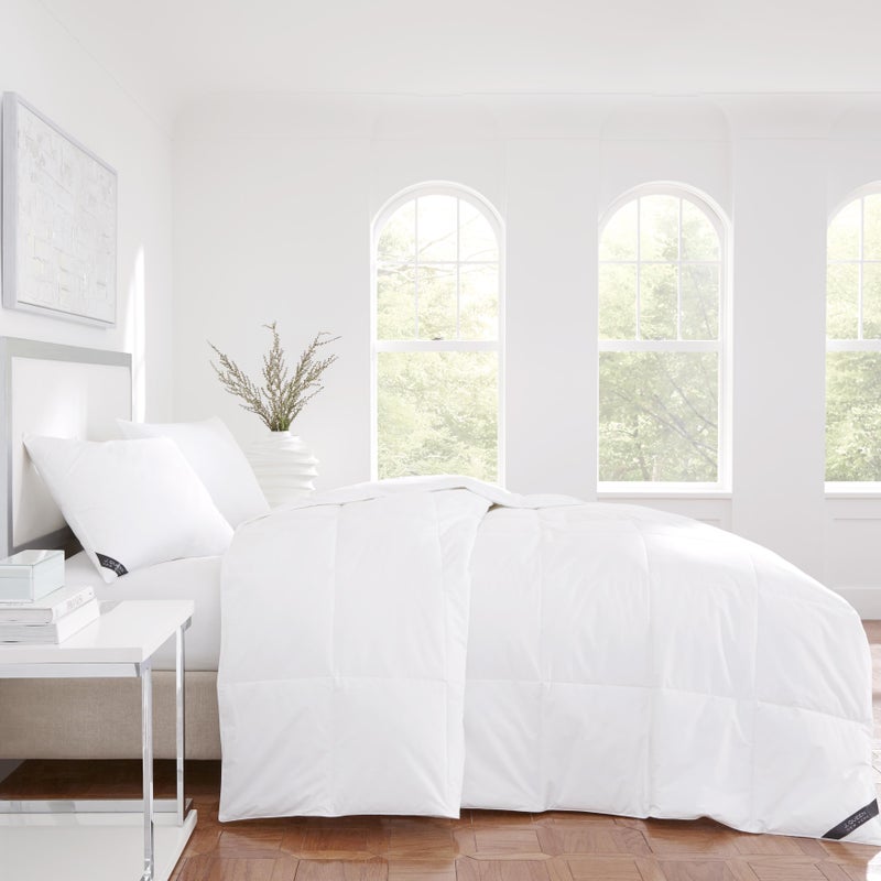 J.Queen New York Royalty Down Alternative Comforter, White