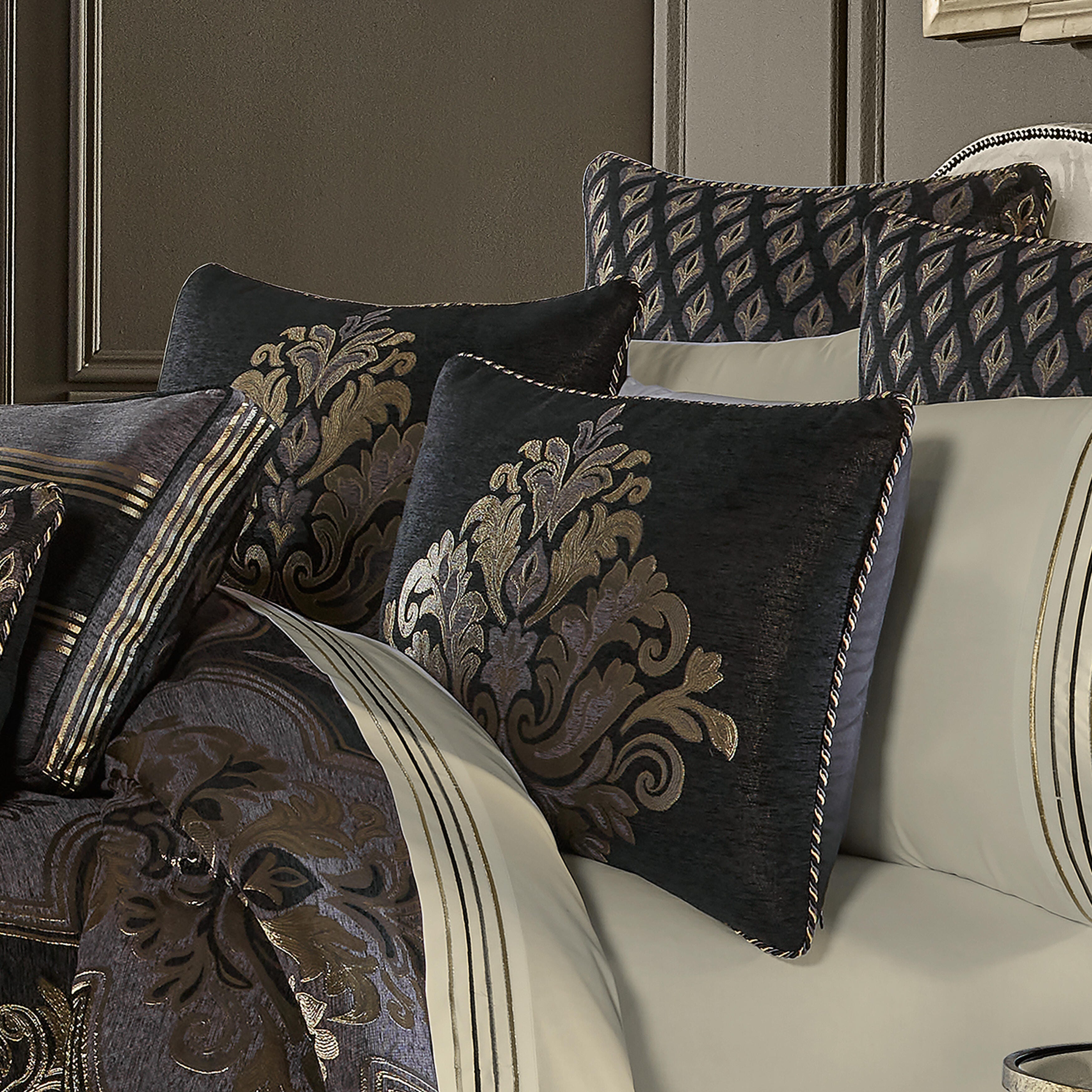J. Queen New York Savoy 4 Piece King Comforter Set | Ashley