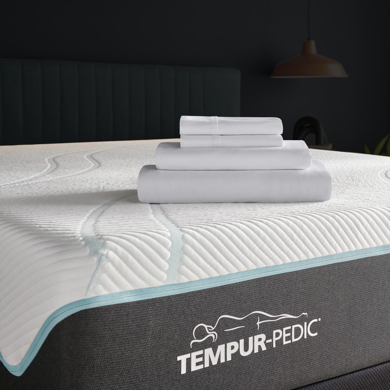 TEMPUR-breeze&deg; Cooling Sheet Set- Split California King, White, rollover