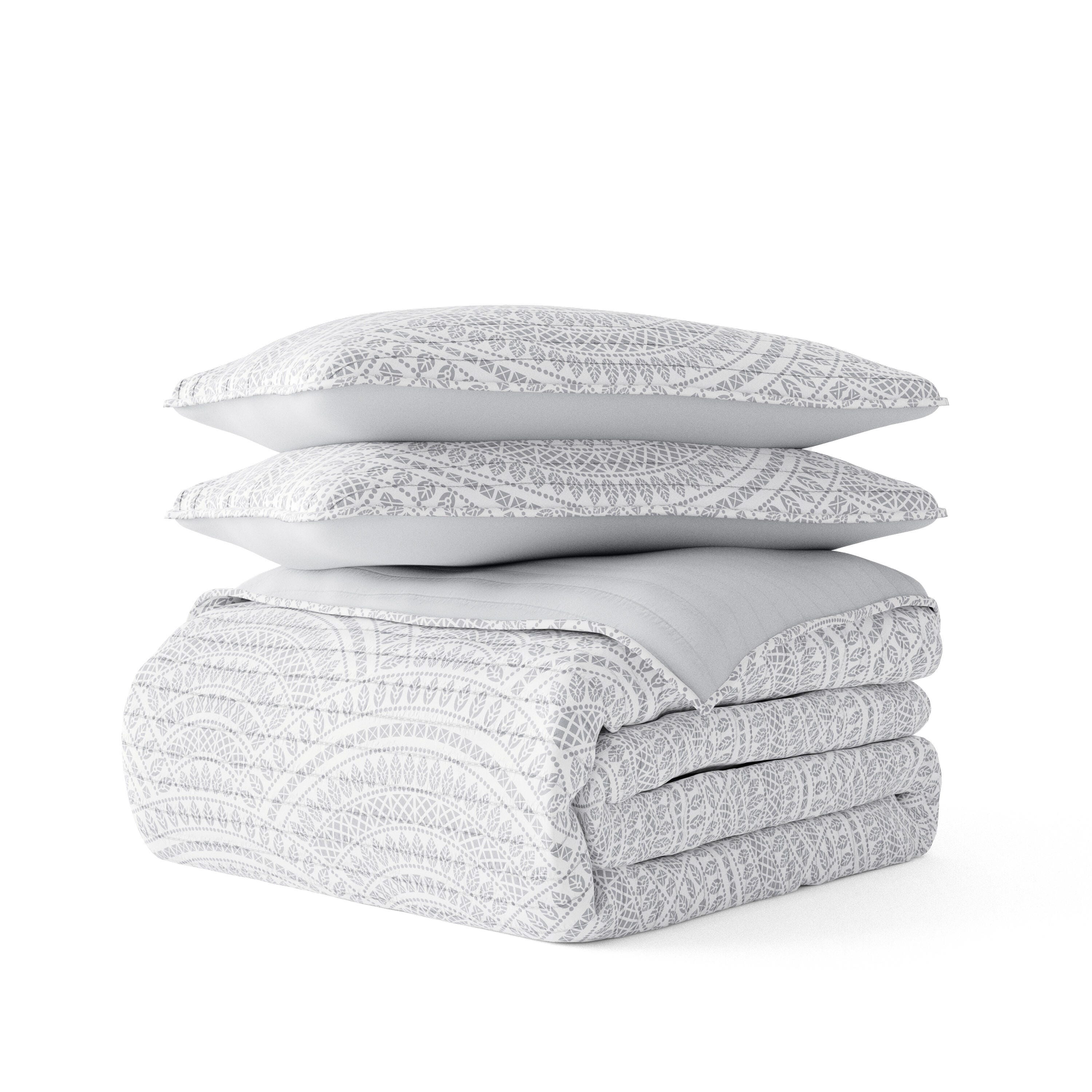 Ienjoy Home All Season 3 Piece Full/Queen Scallop Reversible Quilt Set with Shams, Light Gray, rollover
