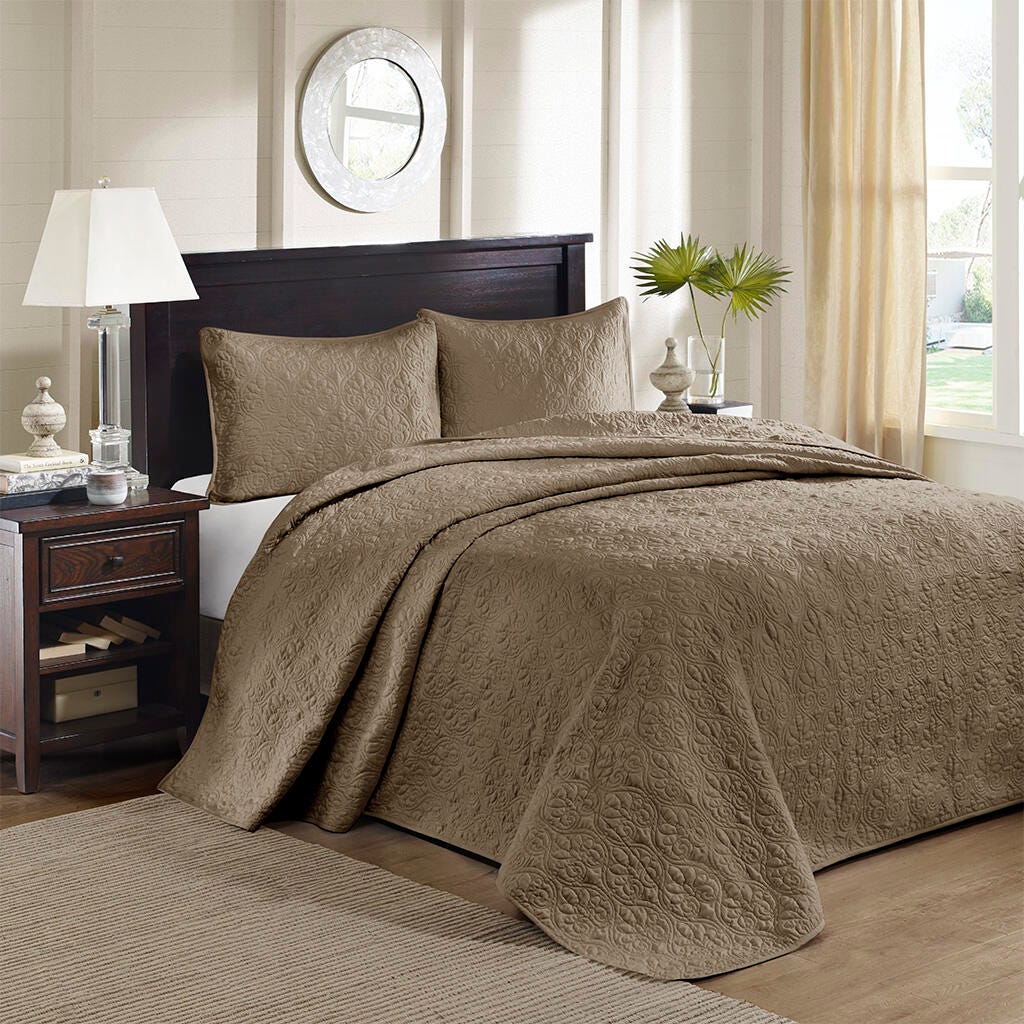 Quebec King Reversible Bedspread Set, Mocha, large