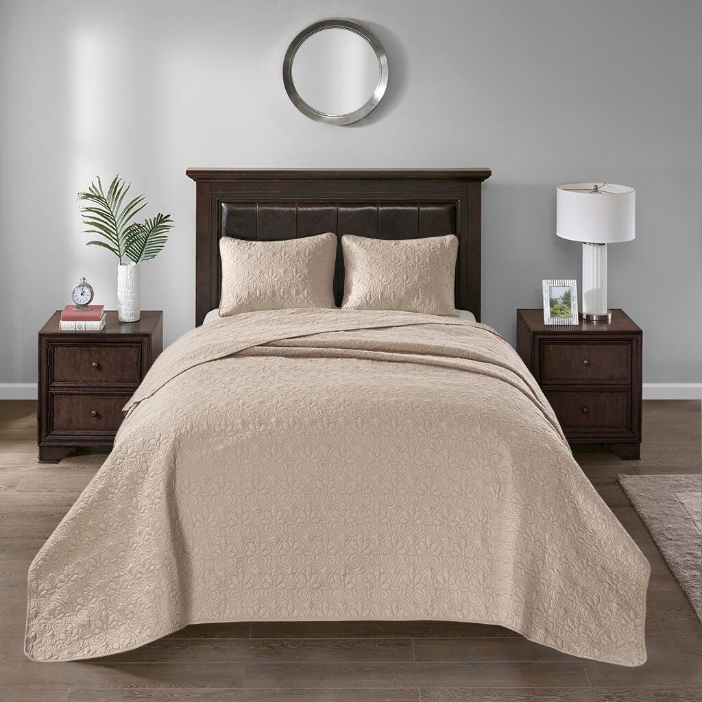 Quebec King Reversible Bedspread Set, Khaki, large
