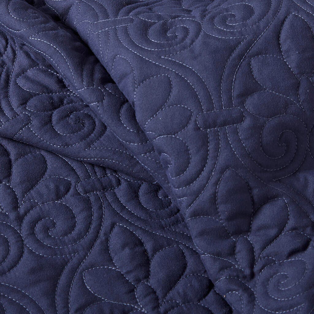 Swatch color Navy , product with this swatch is currently selected