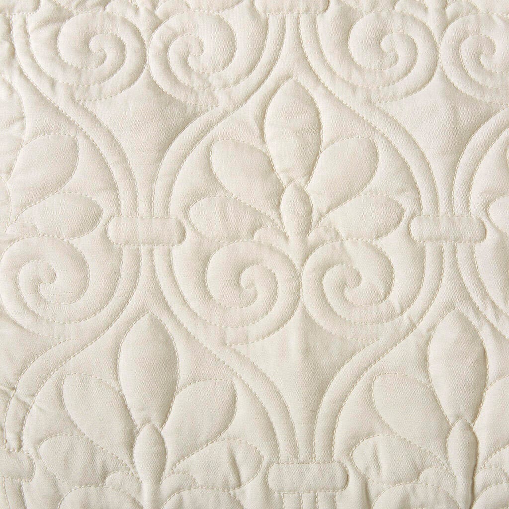 Quebec King 3 Piece Split Corner Pleated Quilted Bedspread, Cream, large