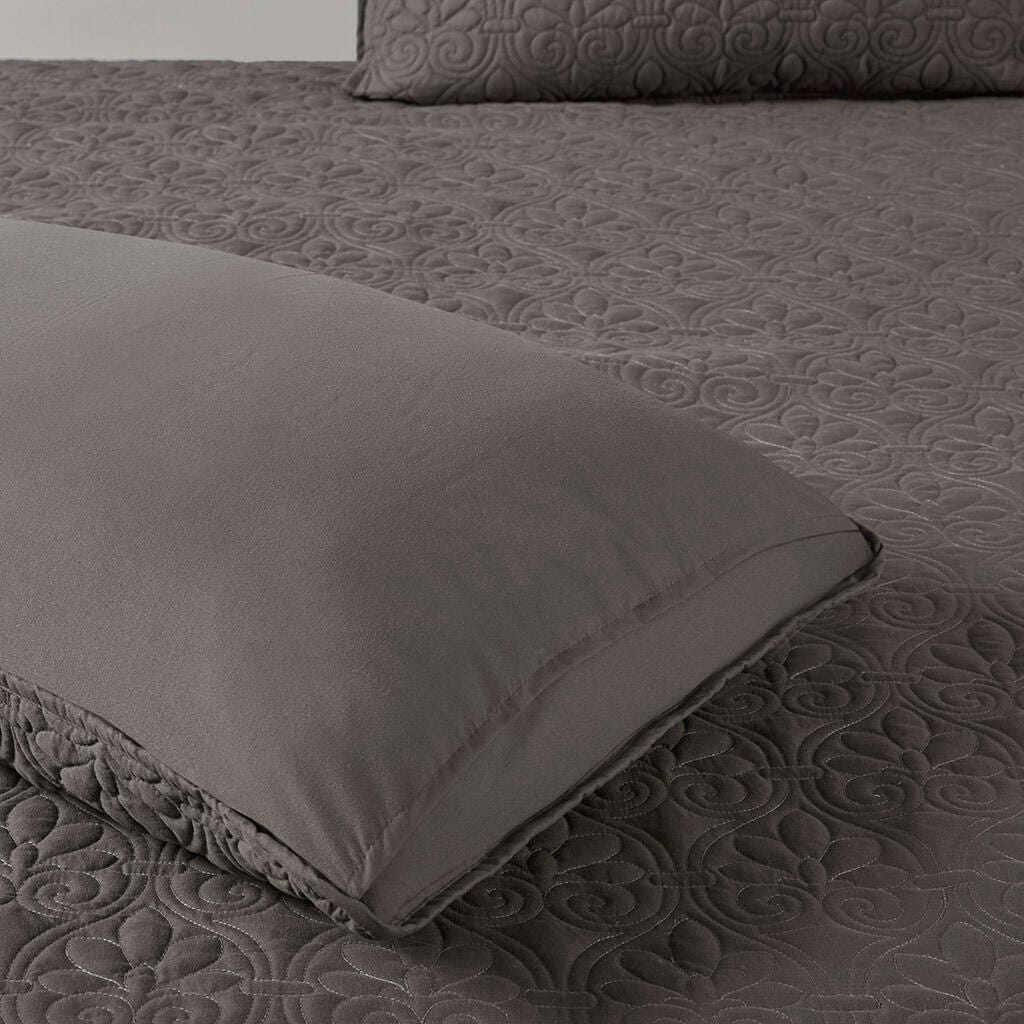 Quebec King 3 Piece Split Corner Pleated Quilted Bedspread, Dark Gray, large
