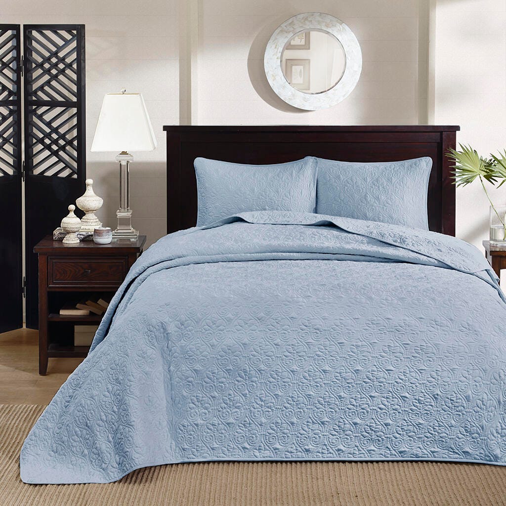 Quebec Queen Reversible Bedspread Set, Blue, large