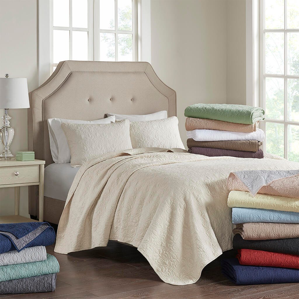 Quebec King/California King Reversible Quilt Set, Mocha, large