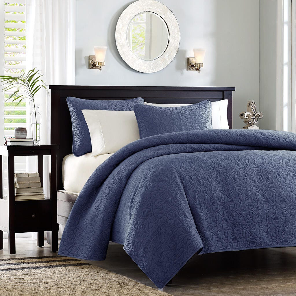 Quebec King/California King Reversible Quilt Set, Navy, large