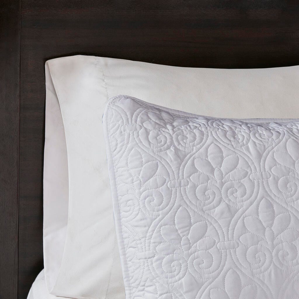 Quebec King/California King Reversible Quilt Set, White, large