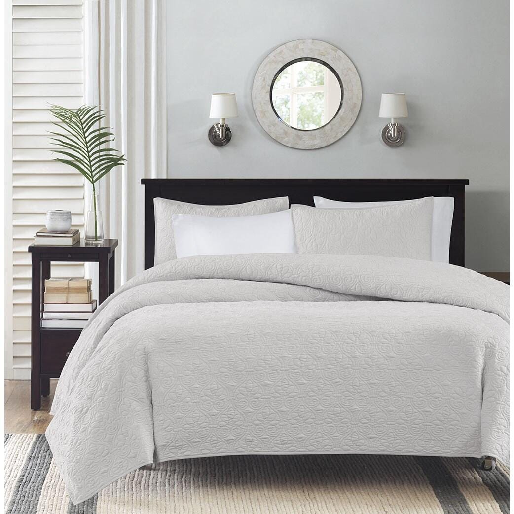 Quebec King/California King Reversible Quilt Set, White, large