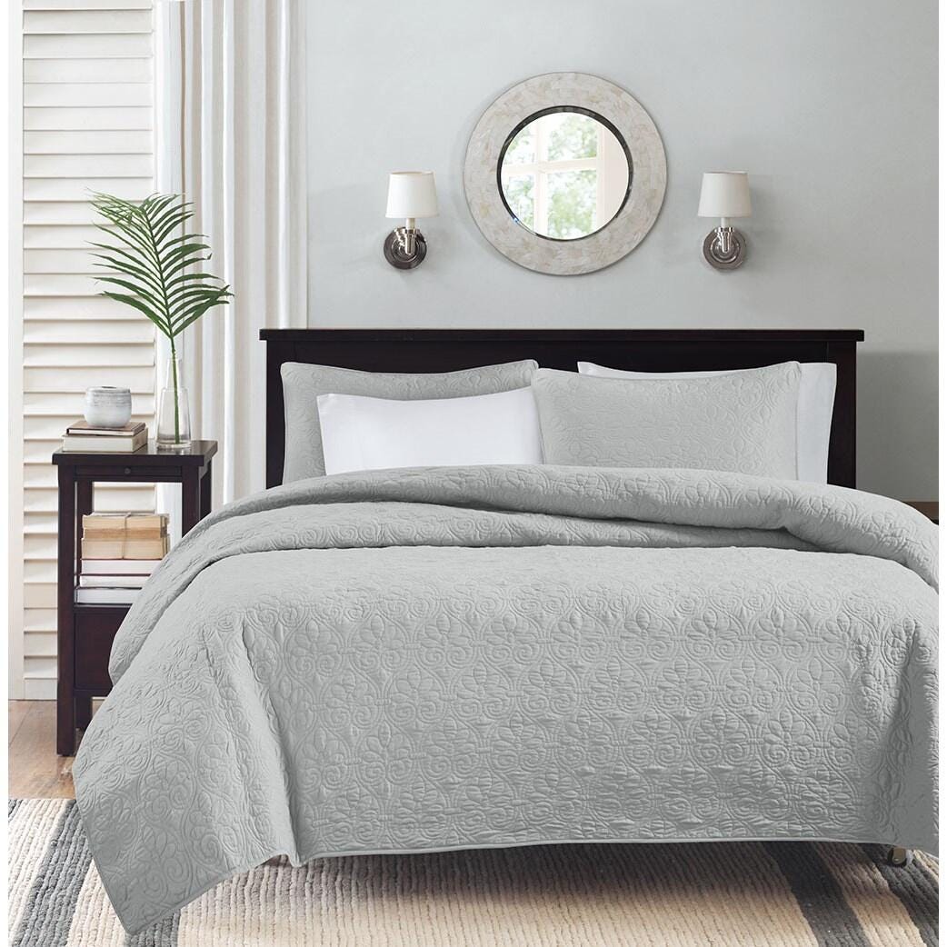 Quebec King/California King Reversible Quilt Set, Gray, large
