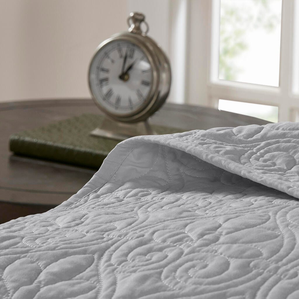 Quebec King/California King Reversible Quilt Set, Gray, large