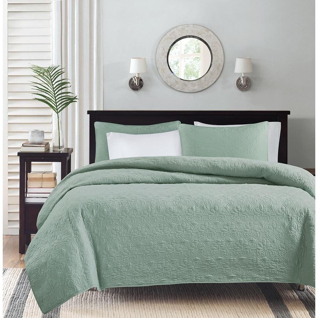 Quebec King/California King Reversible Quilt Set, Seafoam, large