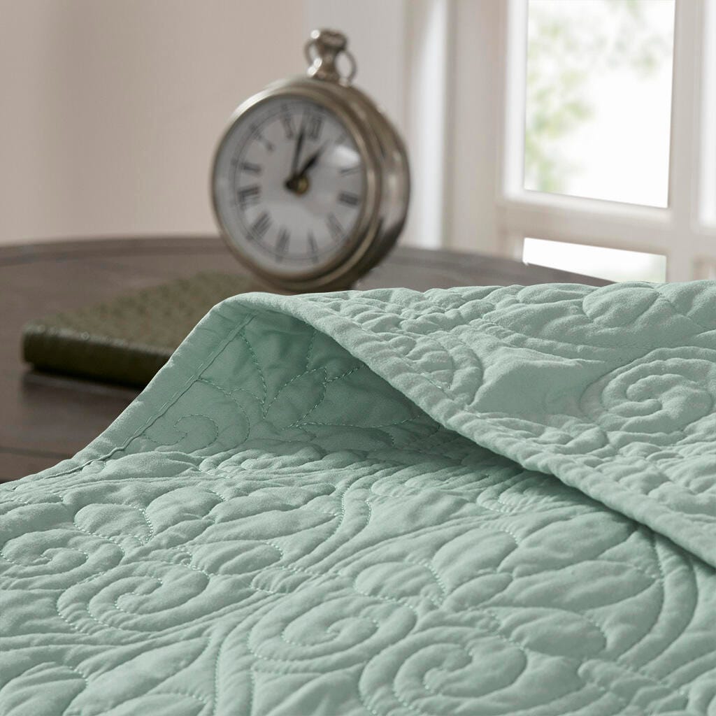 Quebec King/California King Reversible Quilt Set, Seafoam, large