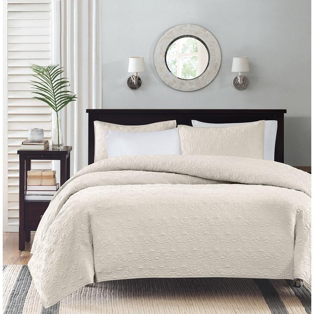 Quebec Full/Queen Reversible Quilt Set, Cream, large