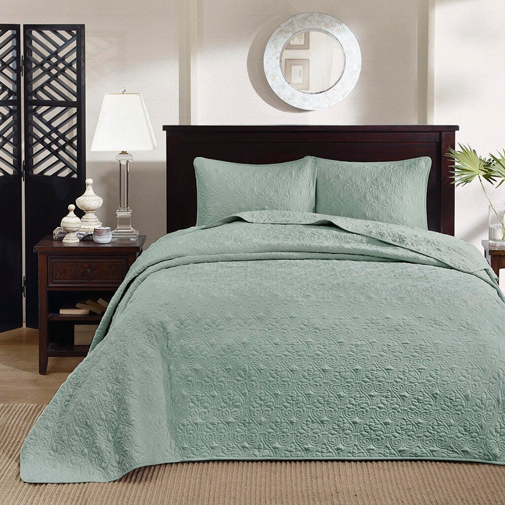 Quebec King Reversible Bedspread Set, Seafoam, large
