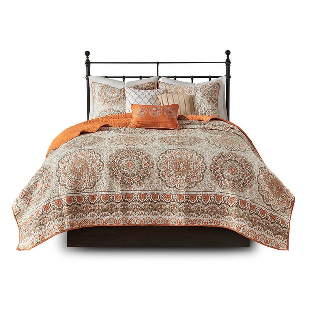 Tangiers Full/Queen 6 Piece Reversible Quilt Set with Throw Pillows