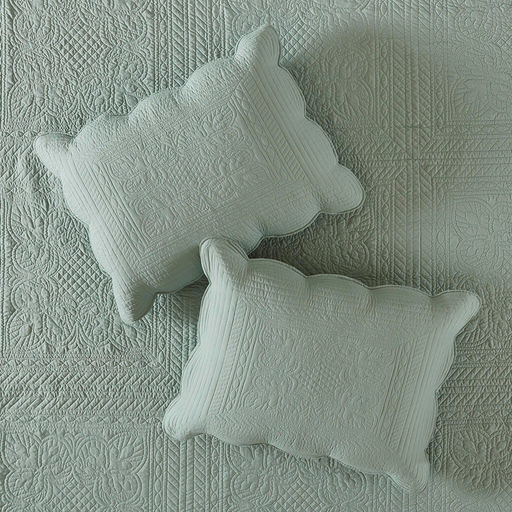 Tuscany / 3 Piece Reversible Scalloped Edge Quilt Set, , large