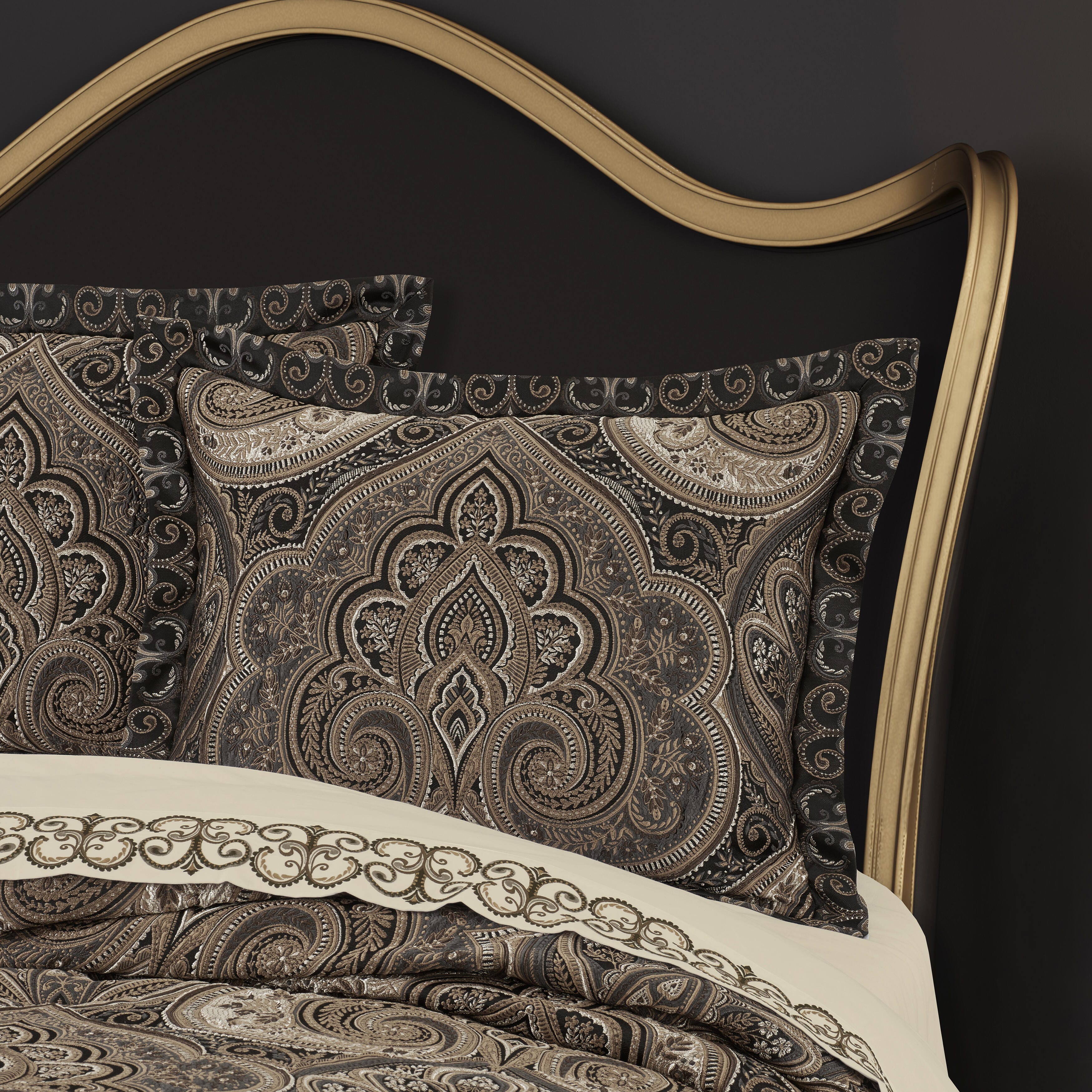 J. Queen New York Cipriana Queen 4 Piece Comforter Set, , large