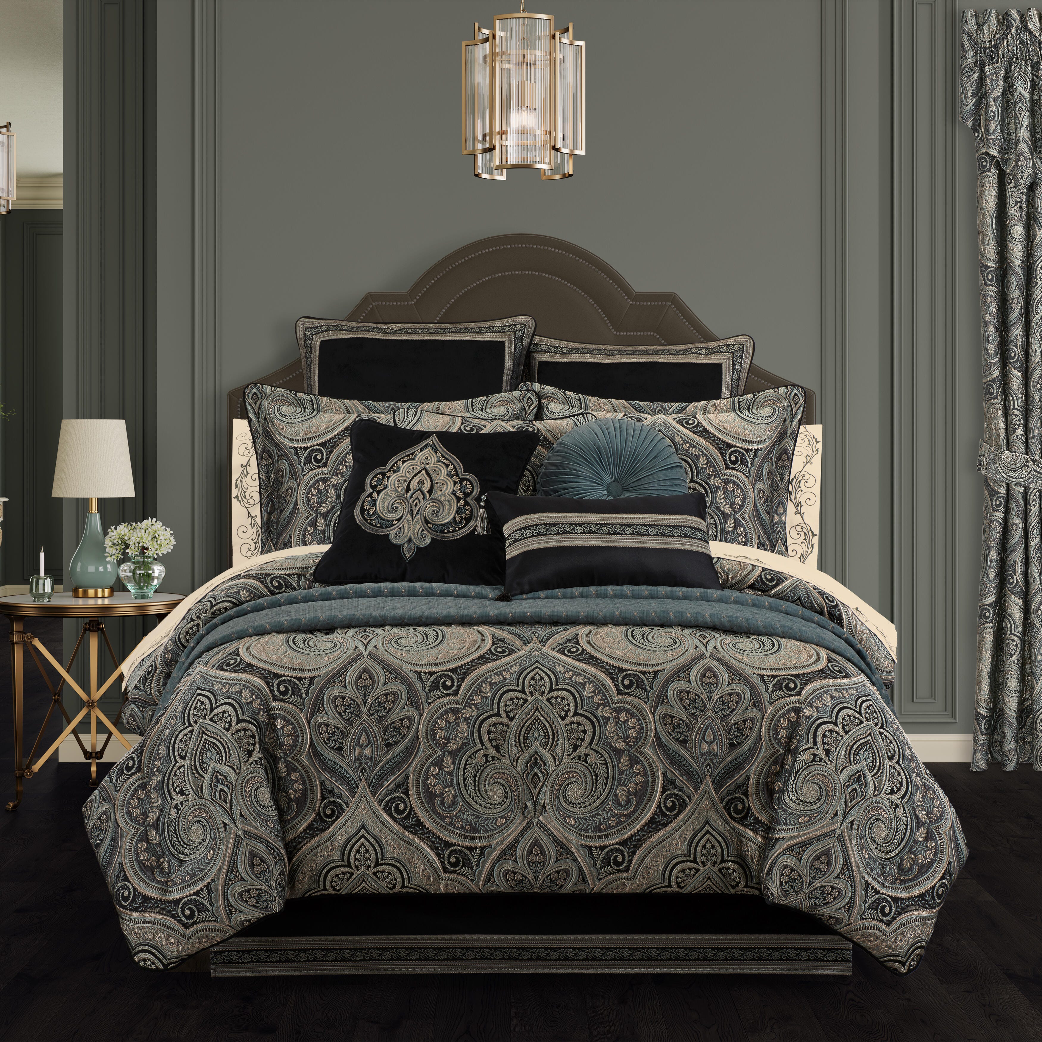 J. Queen New York Vincenzo Queen 4 Piece Comforter Set, , large