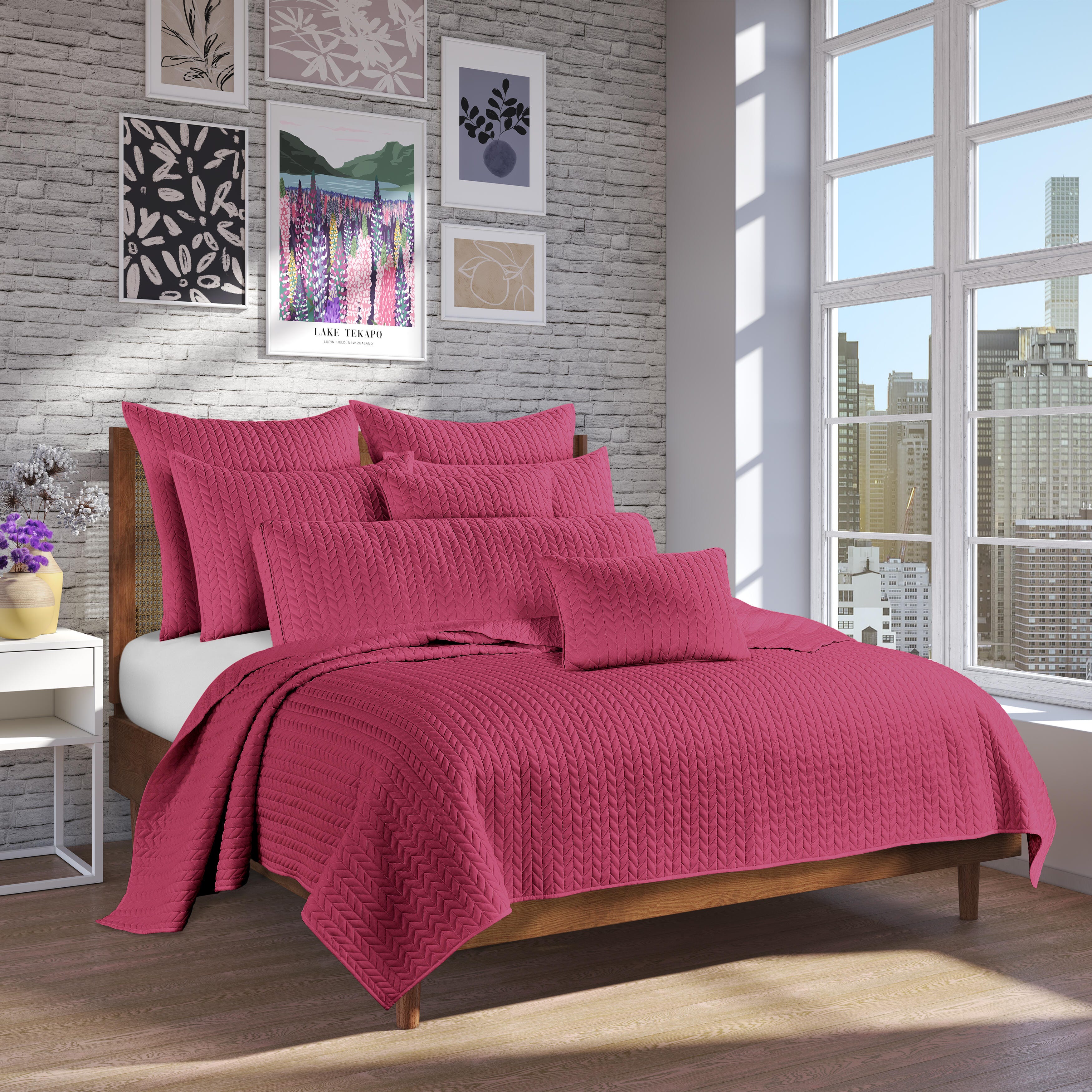 J.Queen New York Cayman King/California King Quilt, Fuchsia, large