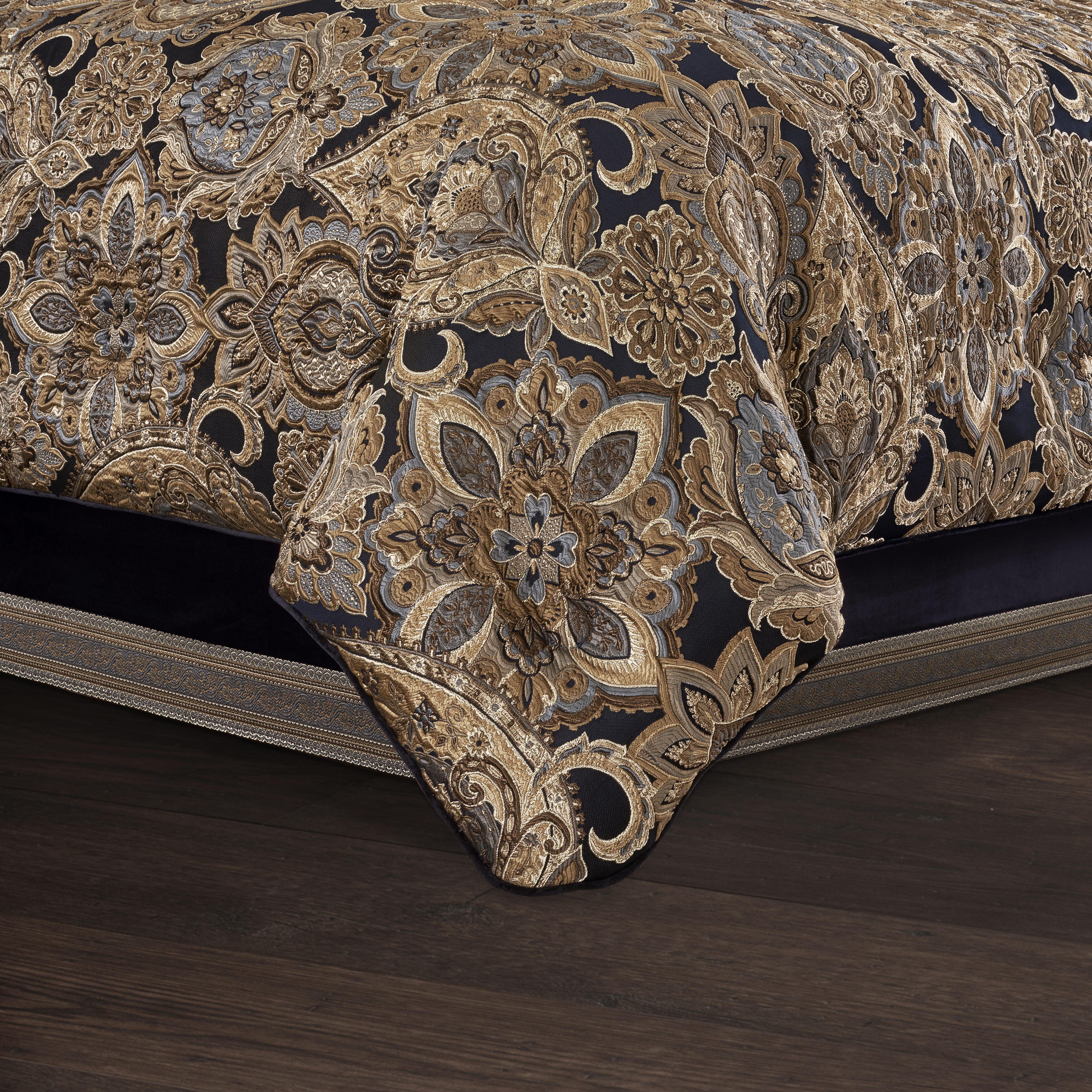 J. Queen New York Amara Queen 4 Piece Comforter Set, , large