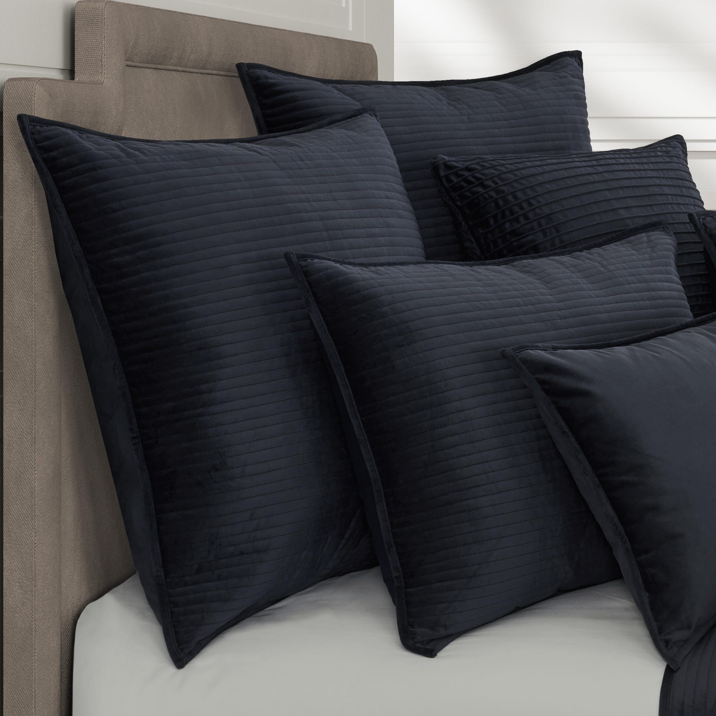 J. Queen New York Townsend Quilt Full/Queen 3 Piece Quilt Set, Indigo, large