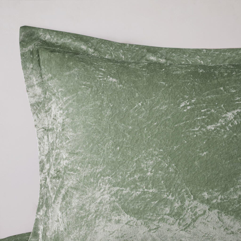 Intelligent Design Velvet Full/Queen Comforter Set with Throw Pillow, Green, large