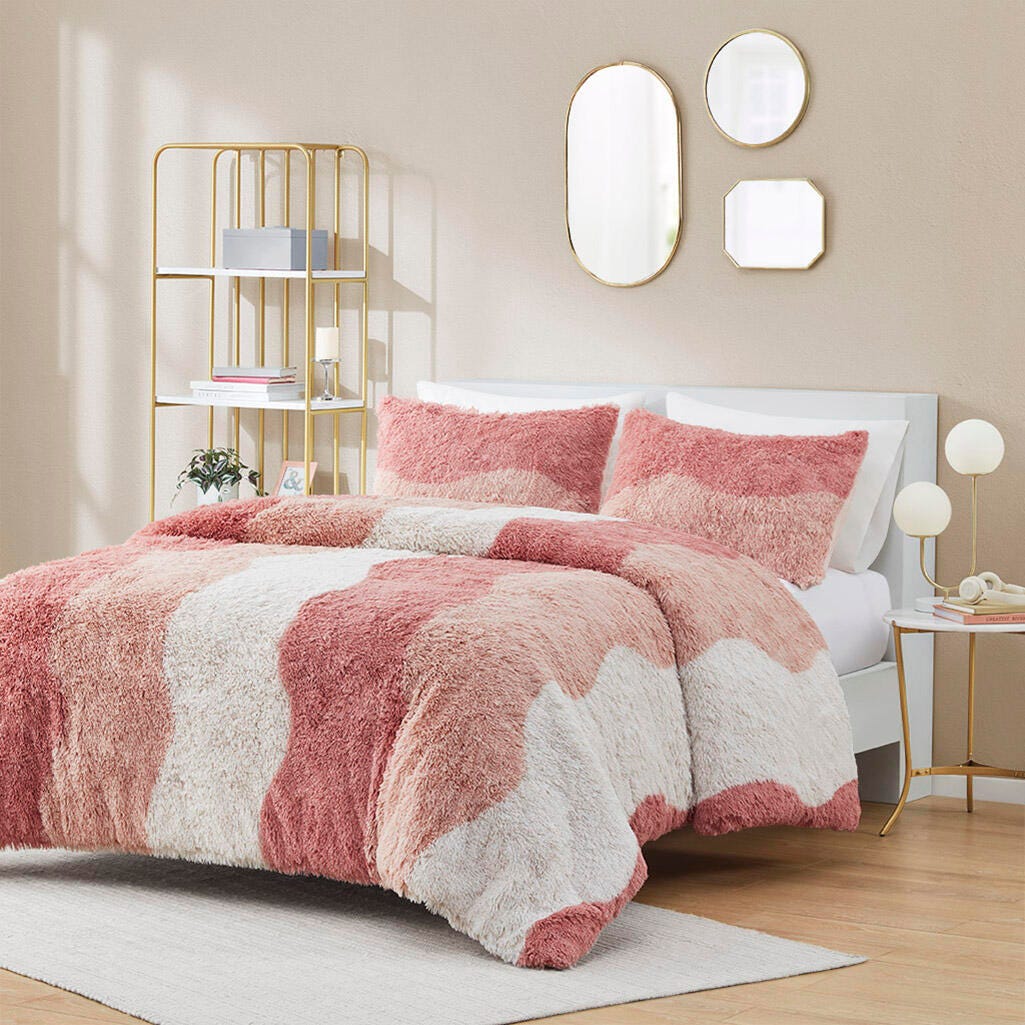 Intelligent Design Shaggy Faux Fur King/California King Comforter Set, Blush, large
